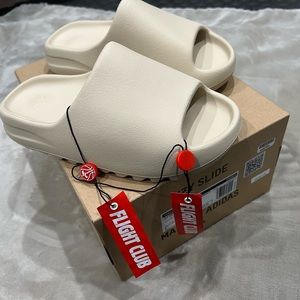 YEEZY SLIDES FOR SALE! Authentic brand new out the box in pure beige.